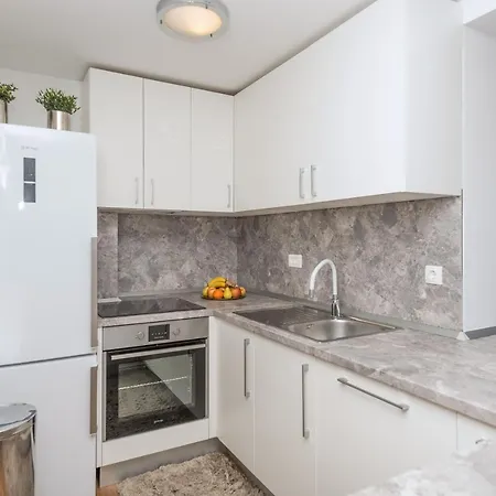 Silvija Apartamento Makarska
