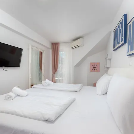 Seafront Silvija Appartement *